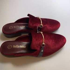 Bella Vita Mule Loafer Burgundy Velvet Paisley Embossed Gold Hardware size 8.5